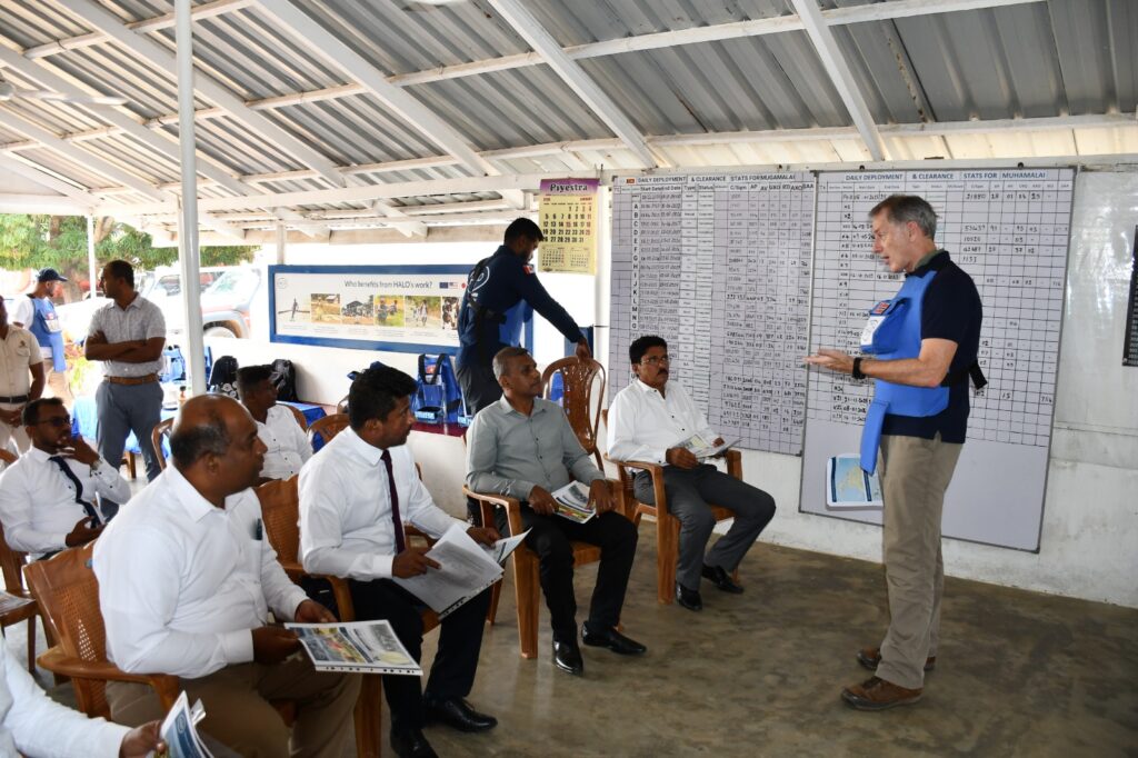 Briefing at the entry point Muhamali Mine site